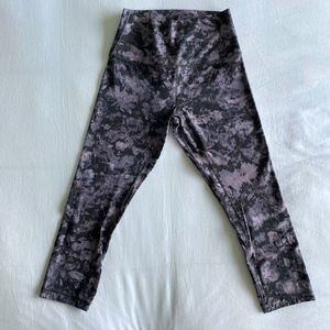 Mint Condition Lululemon Align Cropped Leggings